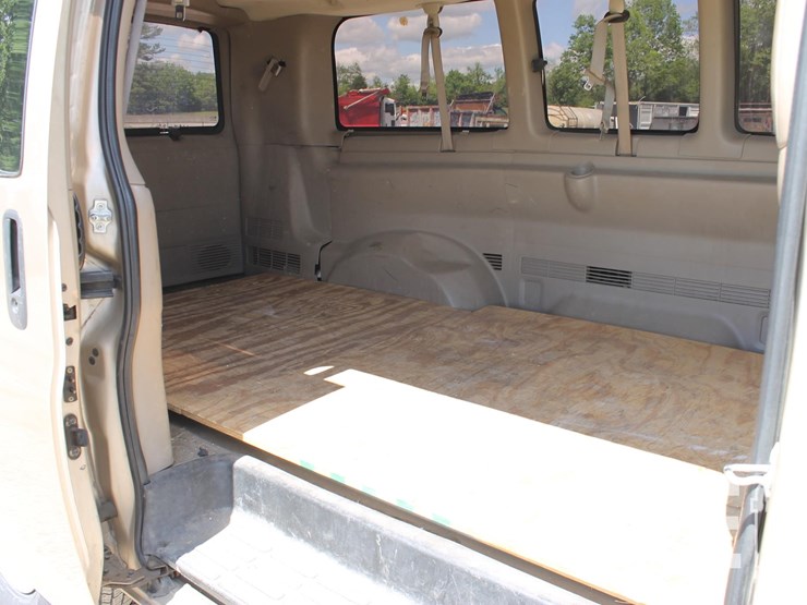2005-chevrolet-g3500-image-5