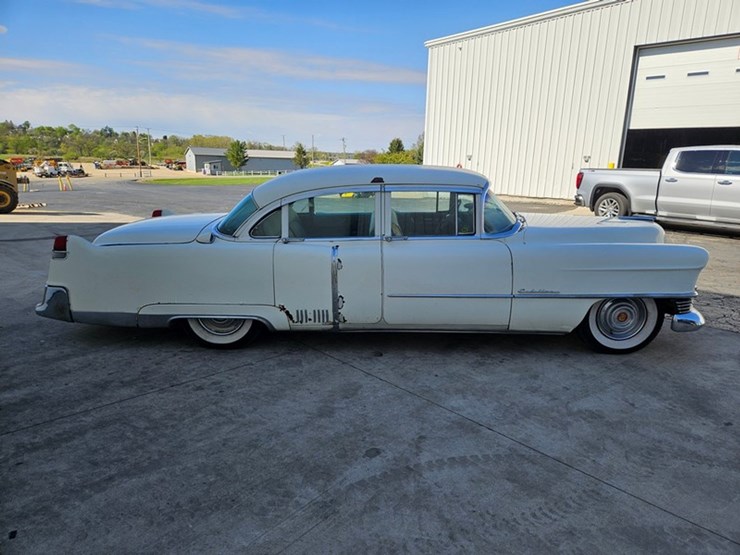 #61-•-1954-cadillac-fleetwood-series-60-4-door-sedan-image-6