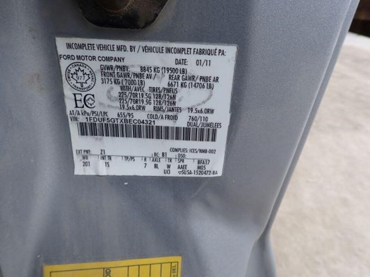 2011-ford-f550-xl-image-13
