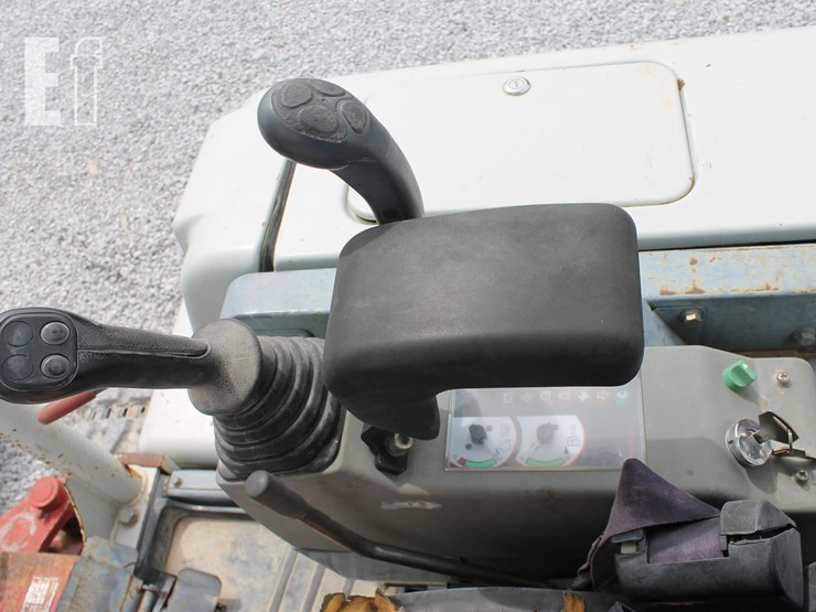 takeuchi-tb235-image-19