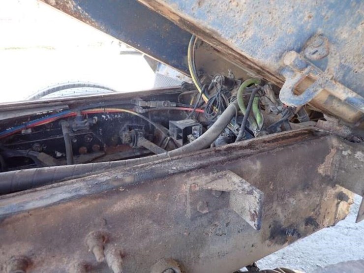 2012-caterpillar-ct660s-image-75