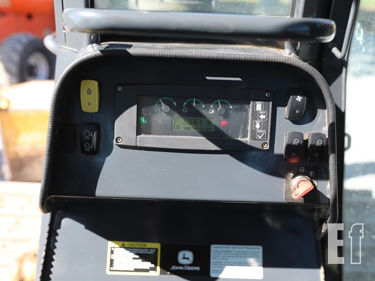 2008-deere-700j-lgp-image-13