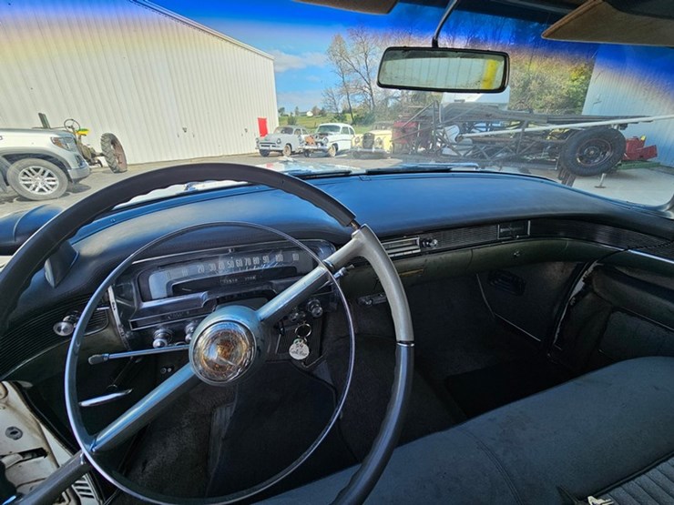 #61-•-1954-cadillac-fleetwood-series-60-4-door-sedan-image-46