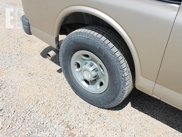 2005-chevrolet-g3500-image-4