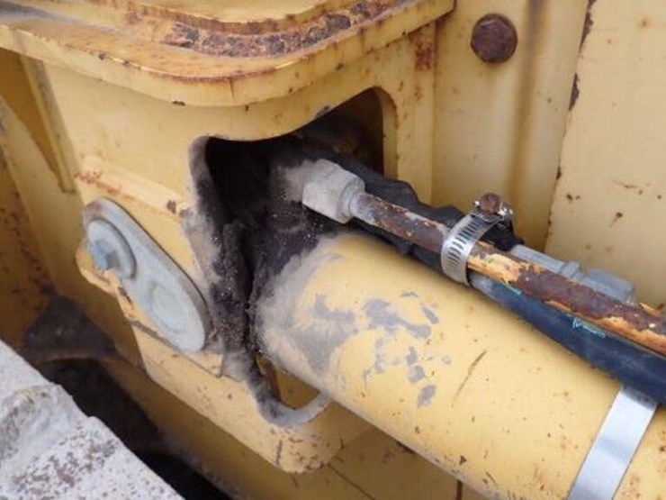2002-deere-650h-lt-image-43