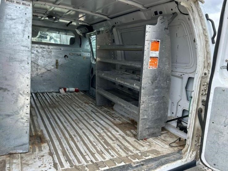 2010-ford-cargo-image-40