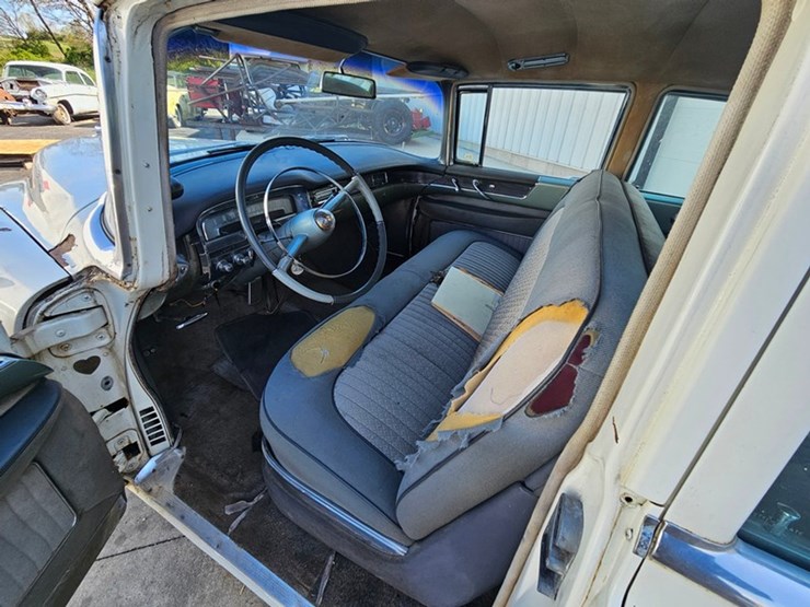 #61-•-1954-cadillac-fleetwood-series-60-4-door-sedan-image-14