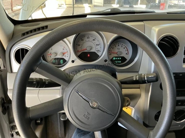 2009-chrysler-pt-cruiser-image-16