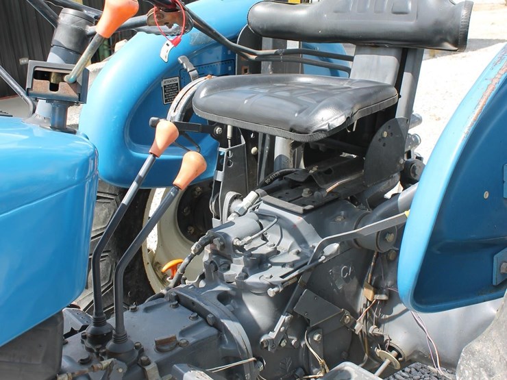 new-holland-3930-image-12