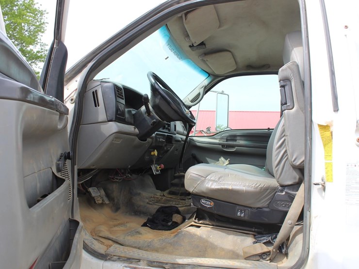 2005-ford-f750-sd-image-10