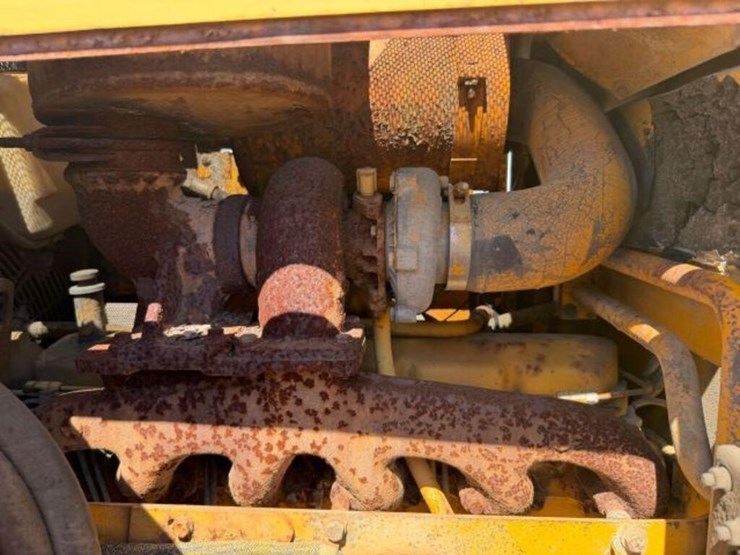 1990-deere-750b-image-6
