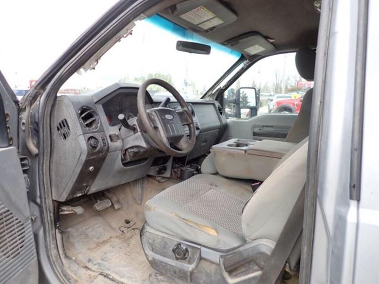 2011-ford-f550-xl-image-15