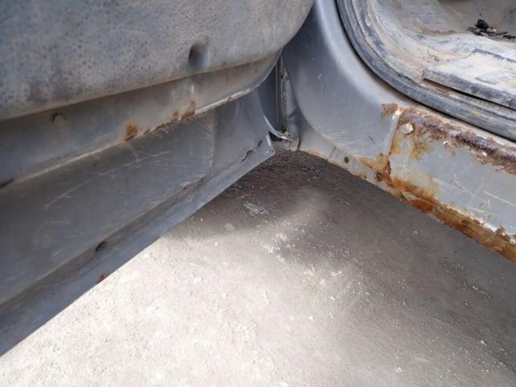 2011-ford-f550-xl-image-28