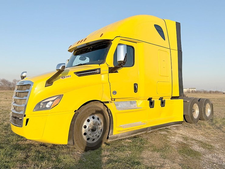 2022-freightliner-cascadia-126-image-1