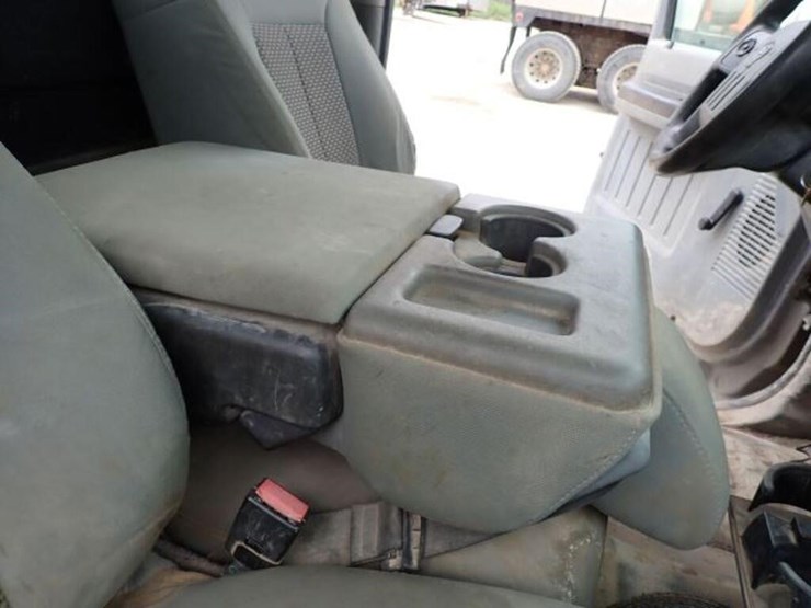 2014-ford-f550-xl-image-34