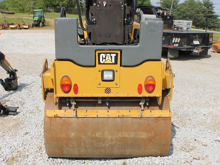 caterpillar-cb24-image-4