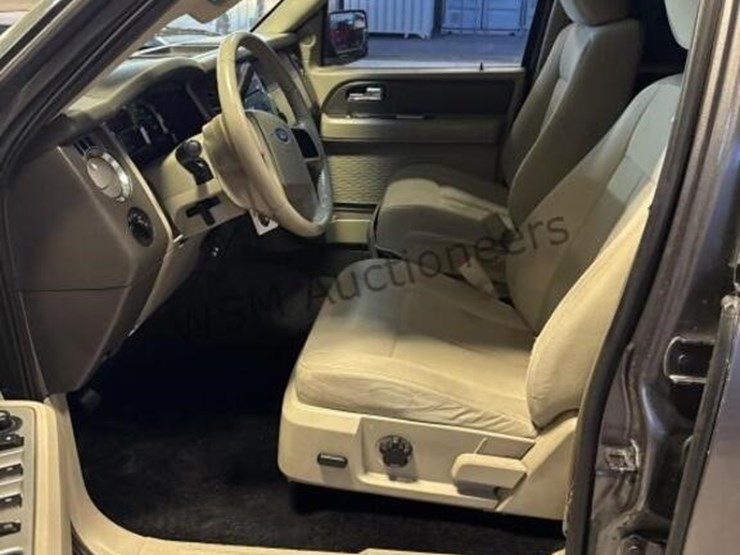 2014-ford-expedition-image-23