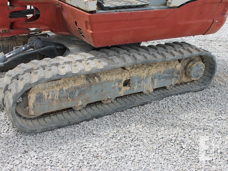 takeuchi-tb235-image-11