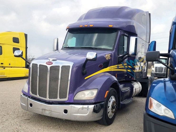 2020-peterbilt-579-image-1
