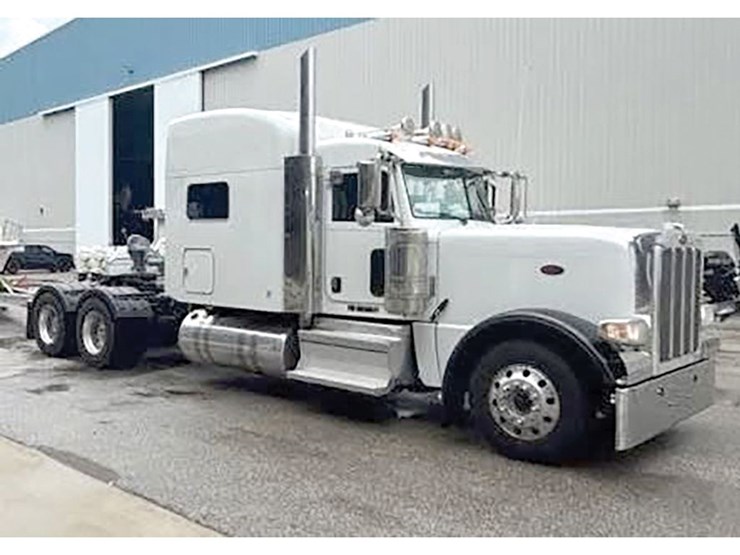 2019-peterbilt-389-image-2