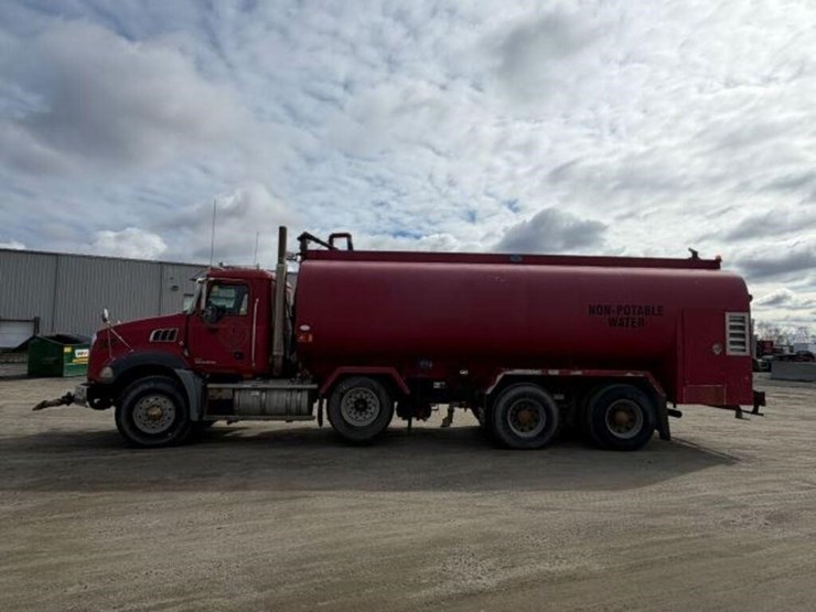 2009-mack-granite-gu813-image-6