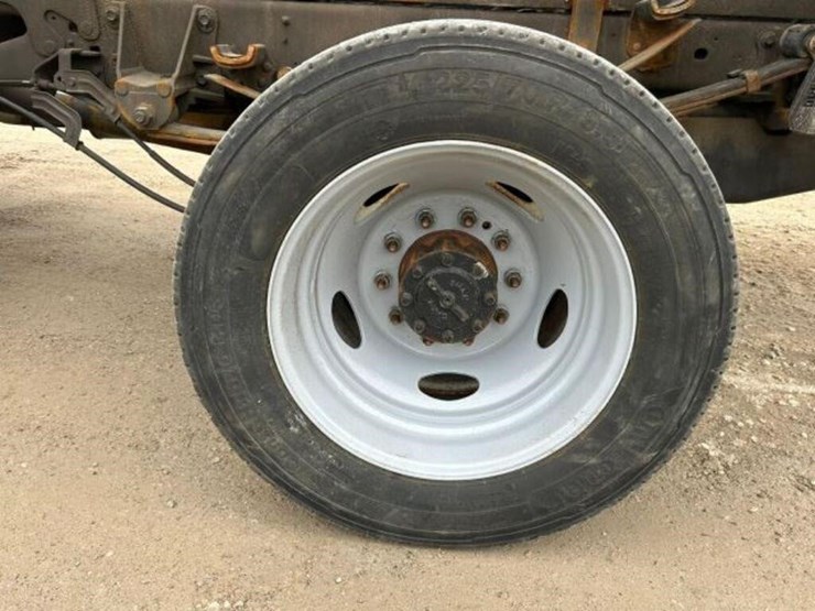 2020-ford-f550-xl-image-52
