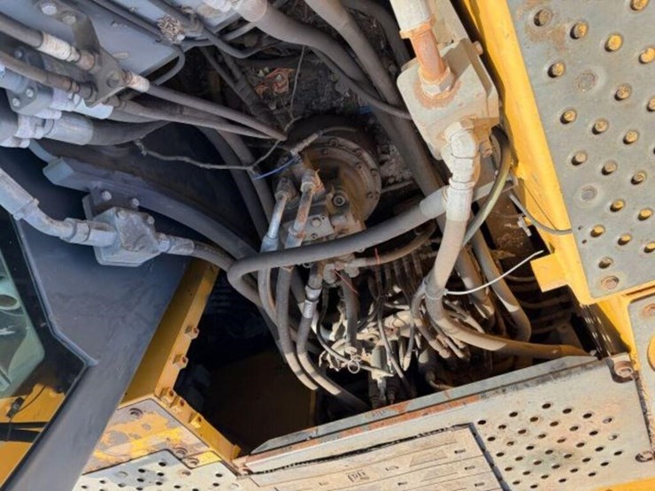 2014-volvo-ec220dl-image-18