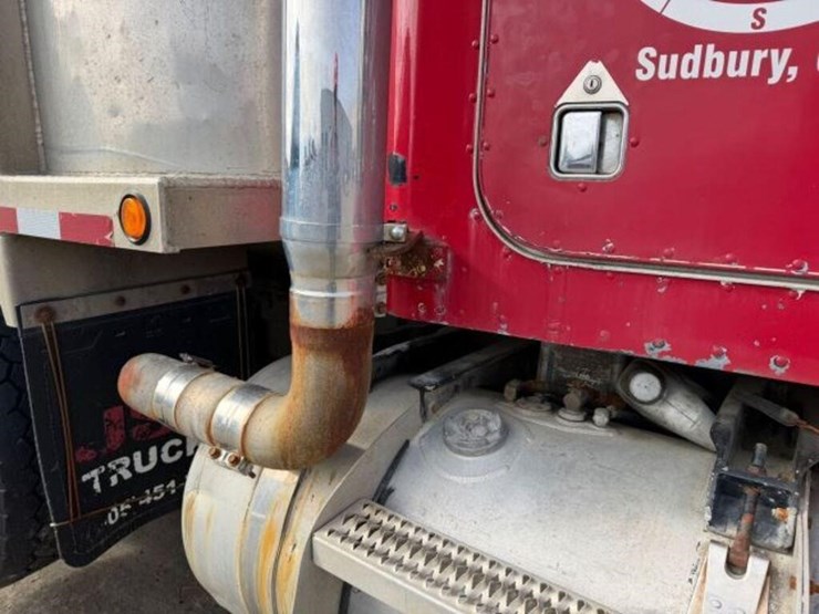2003-peterbilt-378-image-56