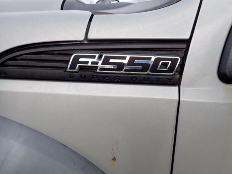 2011-ford-f550-xl-image-9