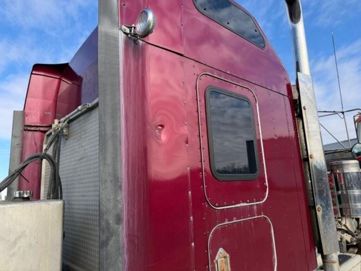 2007-kenworth-w900-image-49