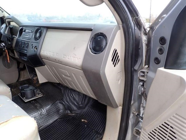 2008-ford-f550-xl-image-38