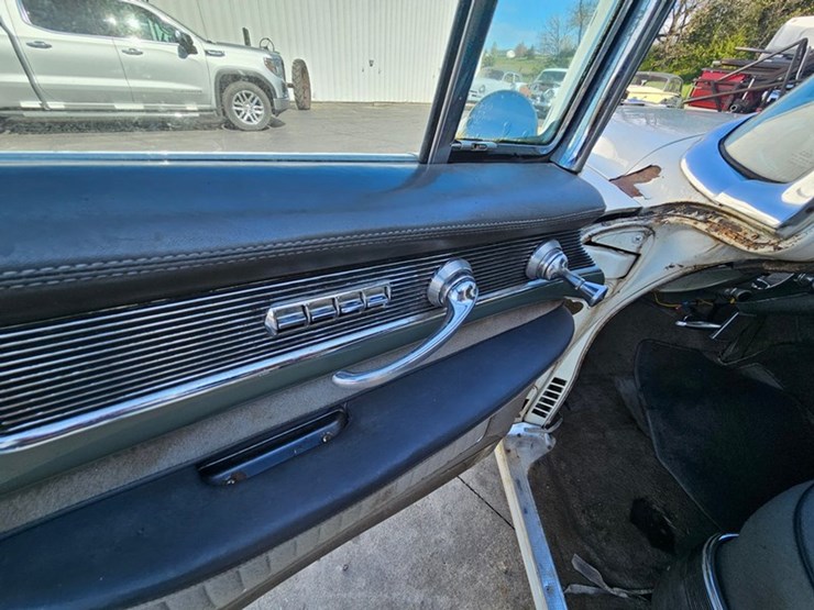 #61-•-1954-cadillac-fleetwood-series-60-4-door-sedan-image-16