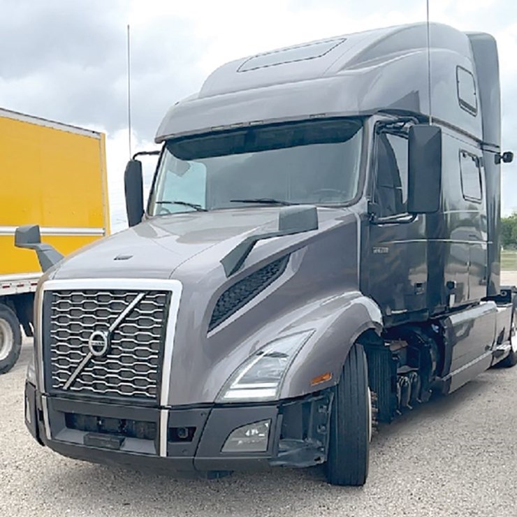 2020 VOLVO VNL860