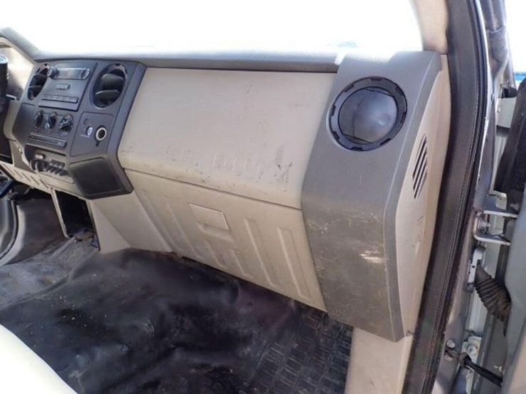 2009-ford-f550-image-30