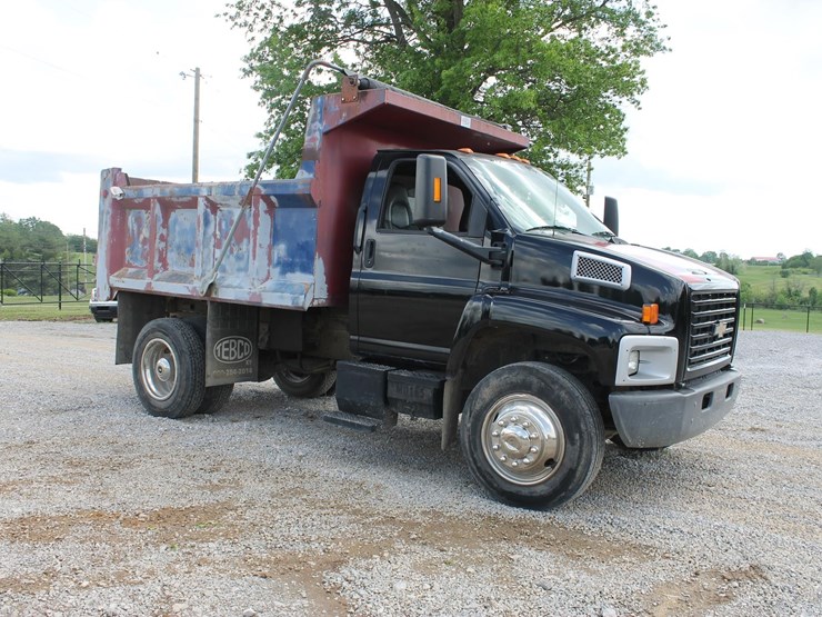 2004-chevrolet-kodiak-c6500-image-3