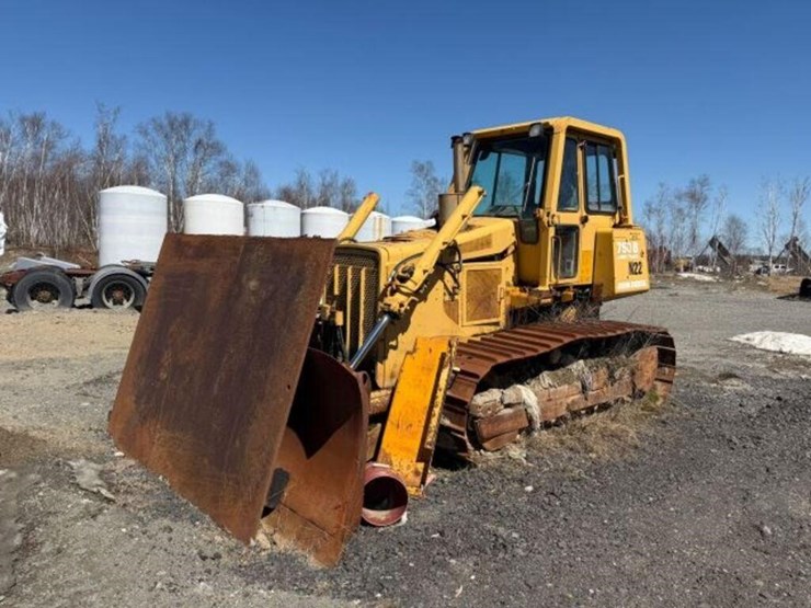 1990-deere-750b-image-1
