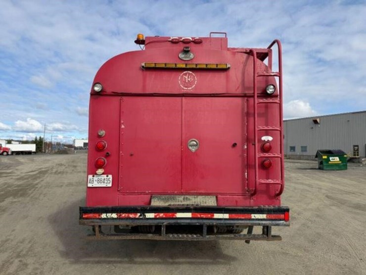 2009-mack-granite-gu813-image-40