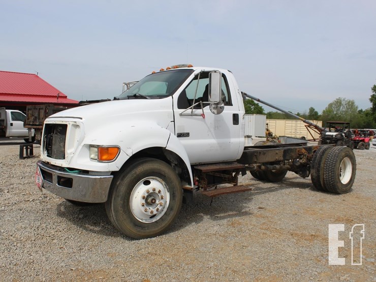 2005-ford-f750-sd-image-1
