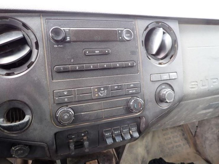 2011-ford-f550-xl-image-19