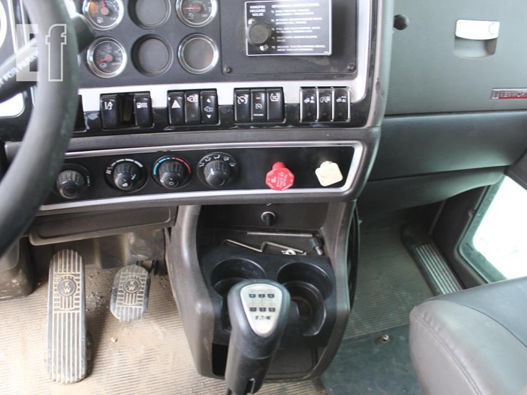 2012-kenworth-t660-image-11