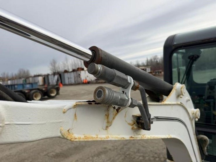 2013-bobcat-324-image-23