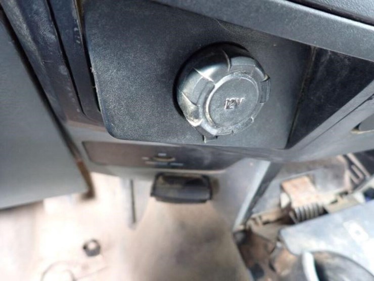 2011-ford-f550-xl-image-22
