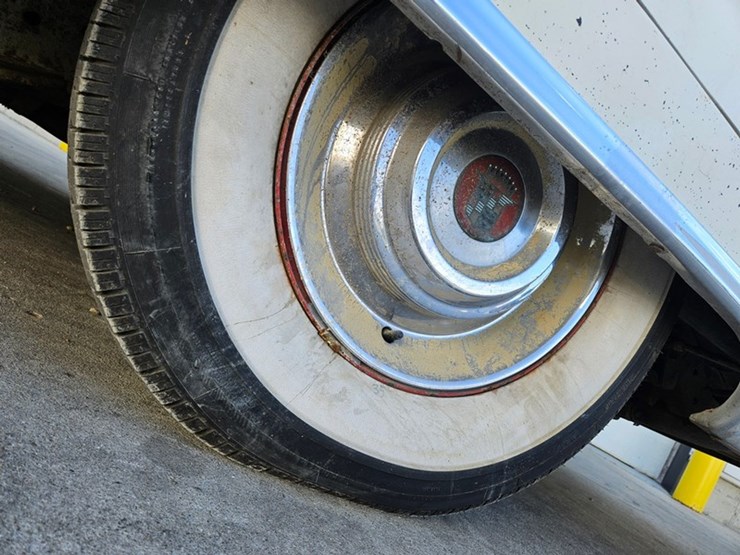 #61-•-1954-cadillac-fleetwood-series-60-4-door-sedan-image-56