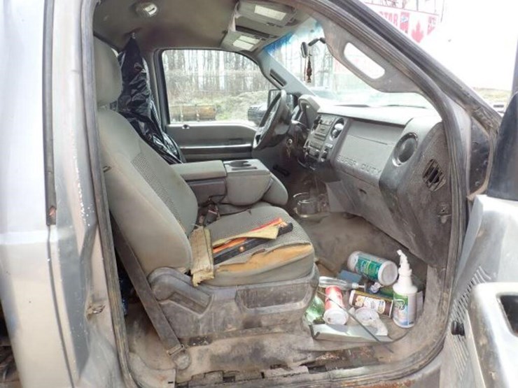 2011-ford-f550-xl-image-23