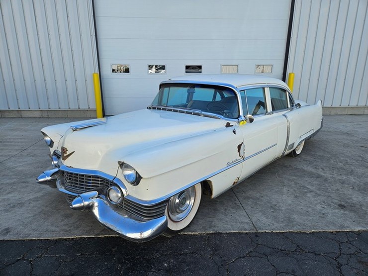 #61-•-1954-cadillac-fleetwood-series-60-4-door-sedan-image-1