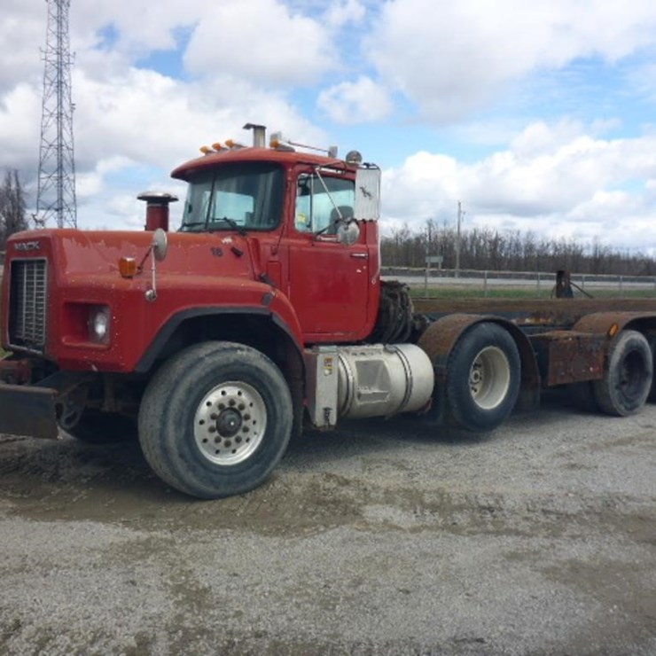 2002 MACK RB688S