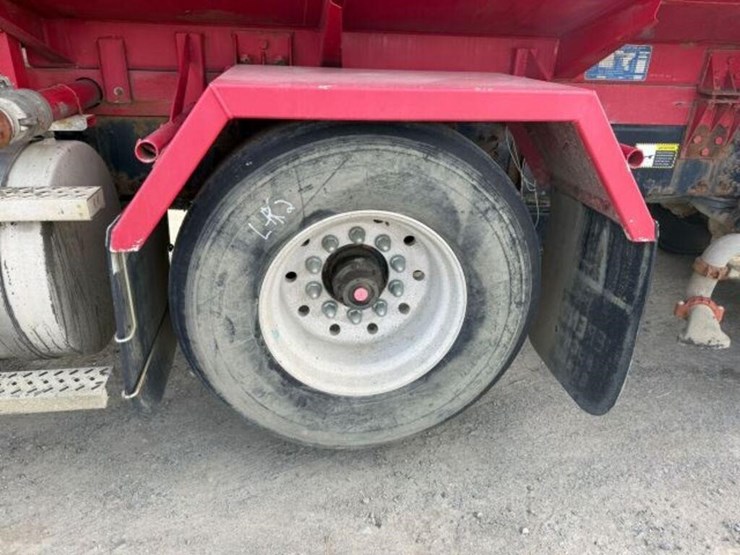 2009-mack-granite-gu813-image-55