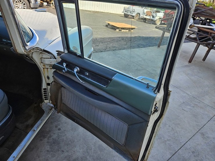 #61-•-1954-cadillac-fleetwood-series-60-4-door-sedan-image-35