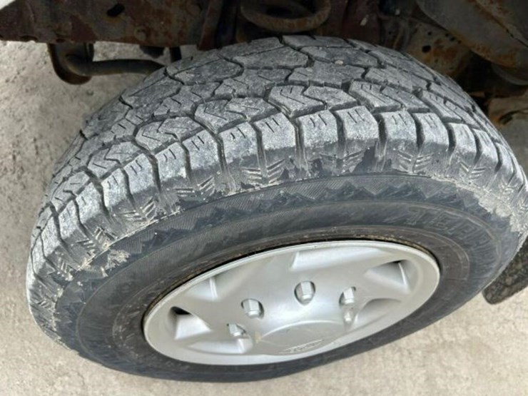 2010-ford-cargo-image-51