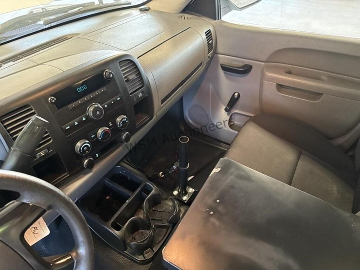 2012-chevrolet-silverado-1500-image-21